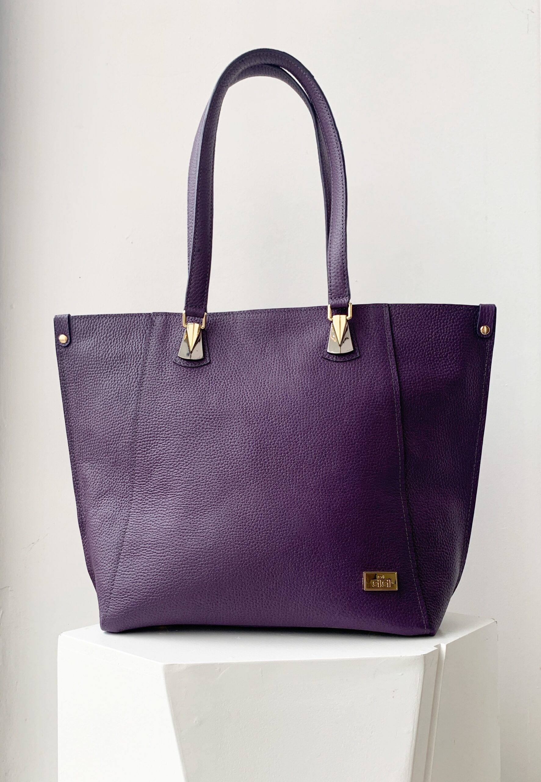 Grand Tote front