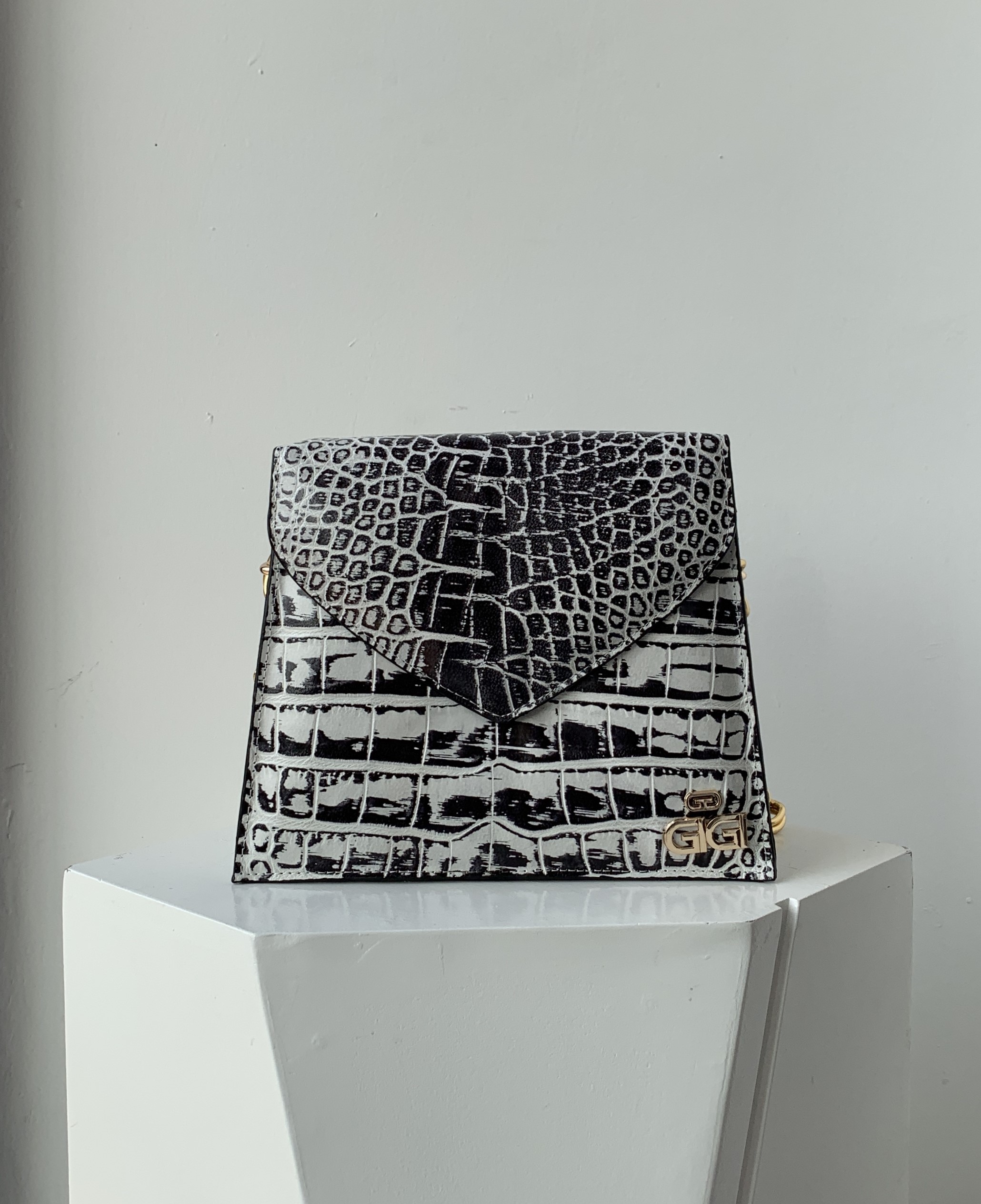 chain strap bag