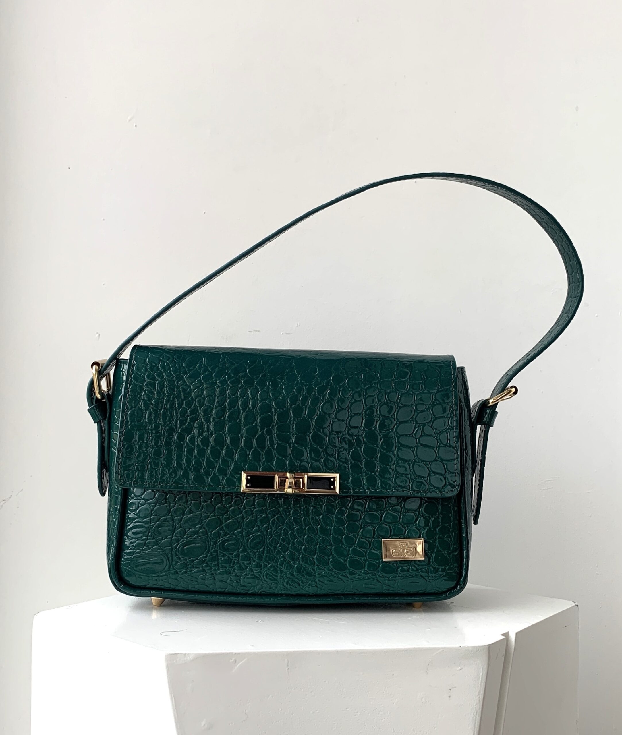 flap handbag front